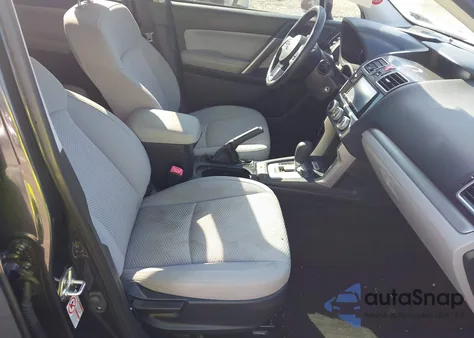 2017 Subaru Forester 2.5I Premium z USA, uszkodzony, nr VIN JF2SJAGC4HH528795